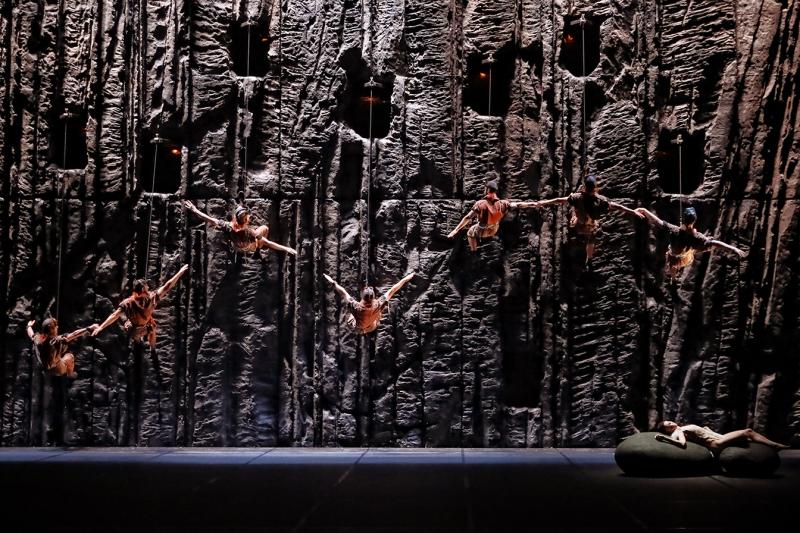 Review: Angelin Preljocaj's Acclaimed Contemporary Ballet SNOW WHITE Mesmerises Sydney Audiences Image