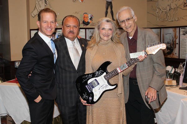Photo Coverage: Christian Hoff and Friends Celebrate Tony Night at the Palm! Image