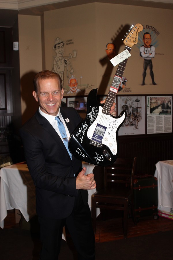 Photo Coverage: Christian Hoff and Friends Celebrate Tony Night at the Palm! Image