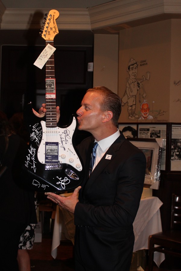 Photo Coverage: Christian Hoff and Friends Celebrate Tony Night at the Palm! Image