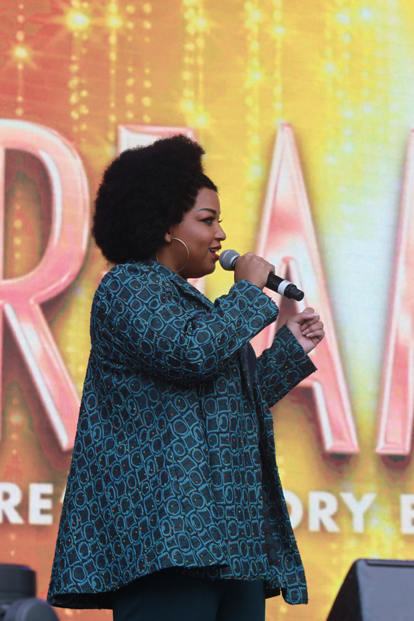 Photo Flash: The West End's Best Come Out For West End Live - DREAMGIRLS, MAMMA MIA!, CHICAGO, THRILLER LIVE Image