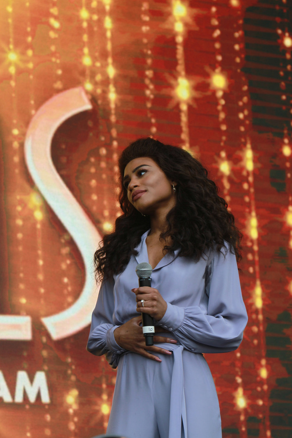Photo Flash: The West End's Best Come Out For West End Live - DREAMGIRLS, MAMMA MIA!, CHICAGO, THRILLER LIVE Image