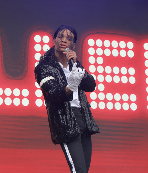 Photo Flash: The West End's Best Come Out For West End Live - DREAMGIRLS, MAMMA MIA!, CHICAGO, THRILLER LIVE Image