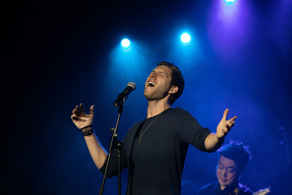 Photo Flash: Adam Kaplan, Ben Fankhauser, and More Sing Kelly Clarkson at Highline Ballroom Image