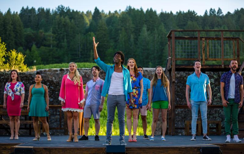 Review: Transcendence Theatre's 'Broadway Under the Stars' Triumphantly Climbs the 'Stairway to Paradise' Image
