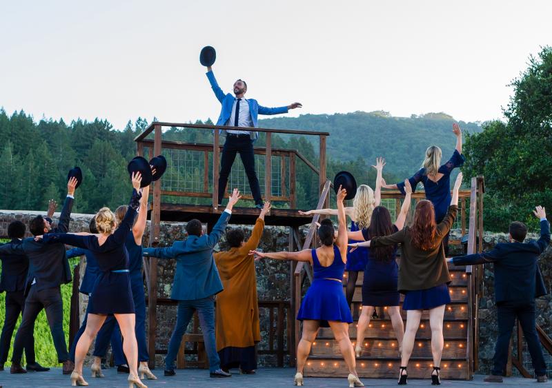 Review: Transcendence Theatre's 'Broadway Under the Stars' Triumphantly Climbs the 'Stairway to Paradise' Image