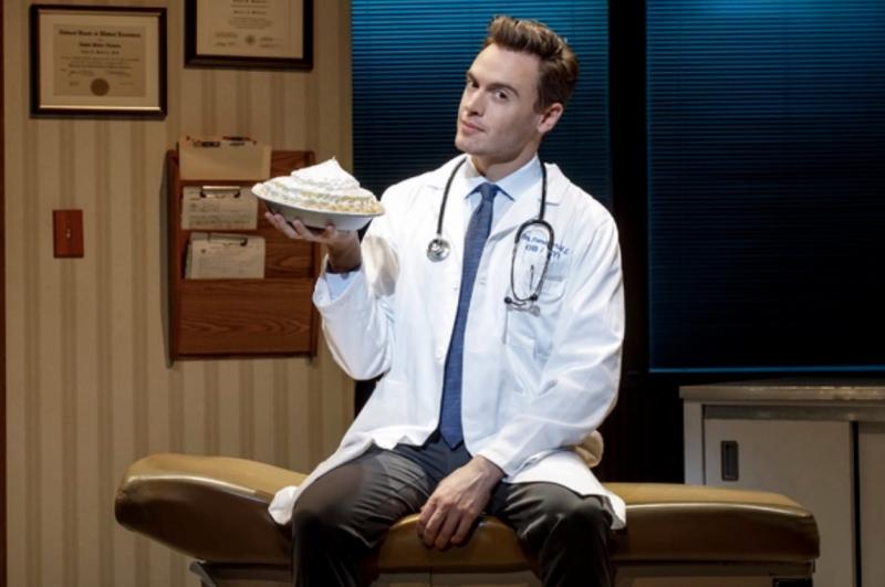 Brief 6/21: SKINTIGHT Starring Idina Menzel Opens Tonight, and More! Image