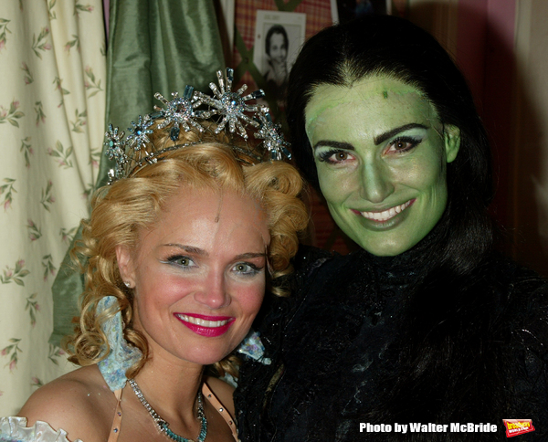 Photo Throwback: Kristin Chenoweth and Idina Menzel Pose in 2003 Image