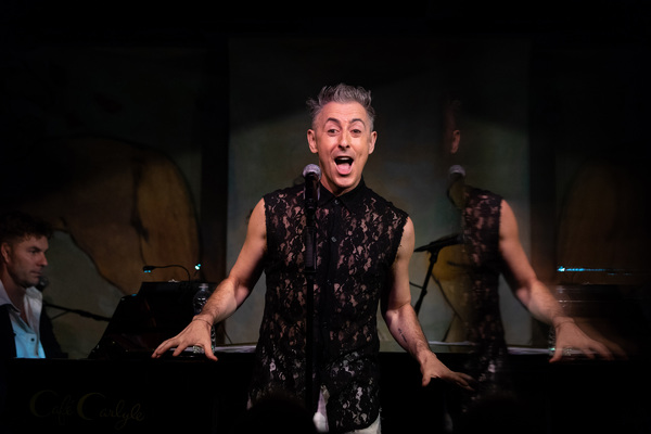 Photo Flash: Alan Cumming Returns to the Legendary Cafe Carlyle! Image