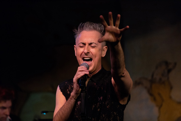 Photo Flash: Alan Cumming Returns to the Legendary Cafe Carlyle! Image