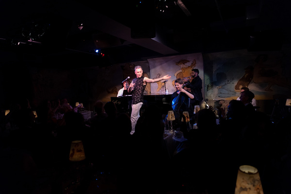 Photo Flash: Alan Cumming Returns to the Legendary Cafe Carlyle! Image