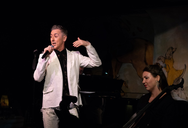 Photo Flash: Alan Cumming Returns to the Legendary Cafe Carlyle! Image