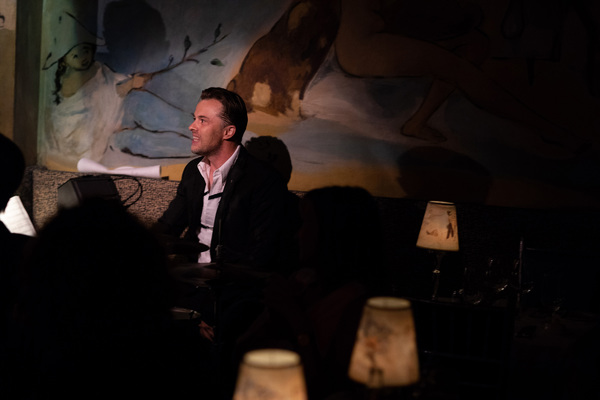 Photo Flash: Alan Cumming Returns to the Legendary Cafe Carlyle! Image