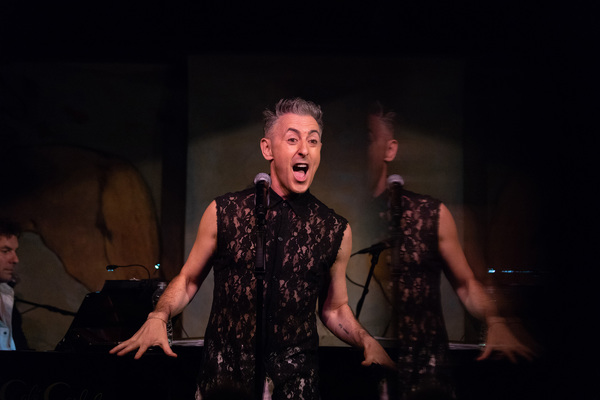 Photo Flash: Alan Cumming Returns to the Legendary Cafe Carlyle! Image