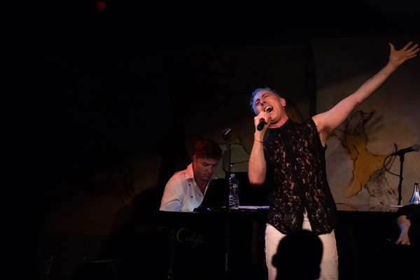 Photo Flash: Alan Cumming Returns to the Legendary Cafe Carlyle! Image