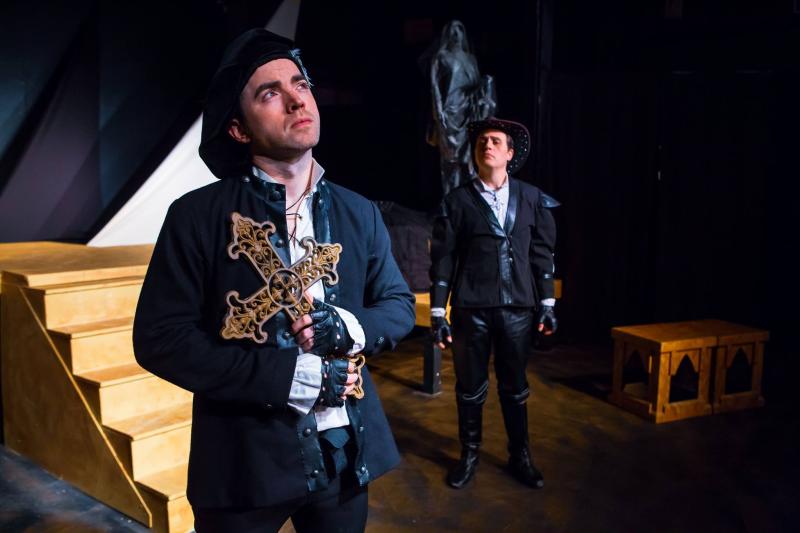 Review: Theatrics and Comedy are Alive in 'ROSENCRANTZ AND GUILDENSTERN ARE DEAD' at Theatre Downtown Image
