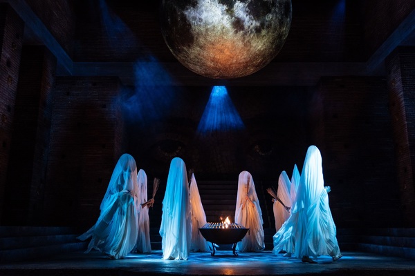 Photo Flash: First Look at IMPERIUM at the Gielgud Theatre Image