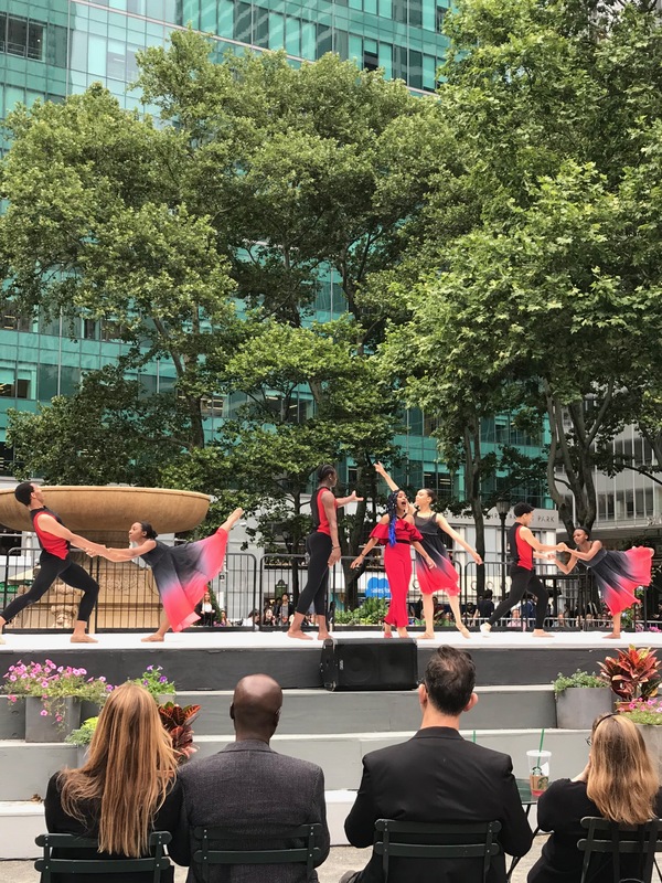 Review: BRYANT PARK CONTEMPORARY DANCE PROGRAM at Bryant Park Image