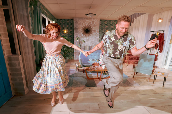 Photo Flash: First Look at Katherine Parkinson and the Cast of HOME, I'M DARLING 