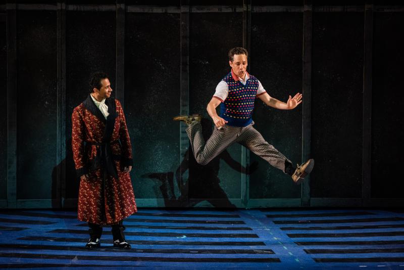 Review: SINGIN' IN THE RAIN is a Splashy Summer Hit Image