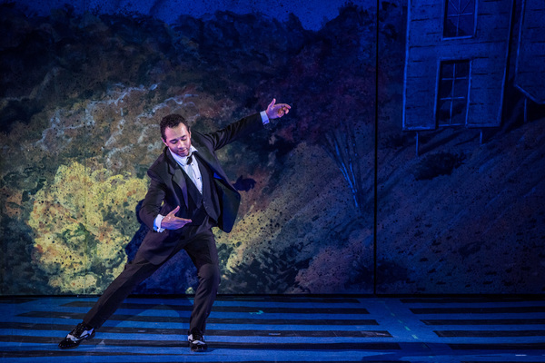 Photo Flash: What a Glorious Feeling! First Look at the Muny's SINGIN' IN THE RAIN Image
