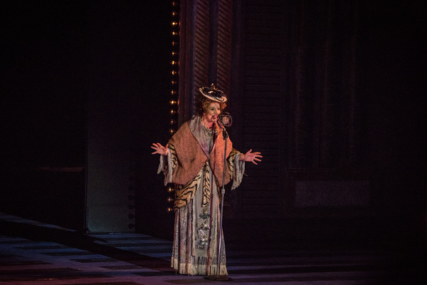 Photo Flash: What a Glorious Feeling! First Look at the Muny's SINGIN' IN THE RAIN Image
