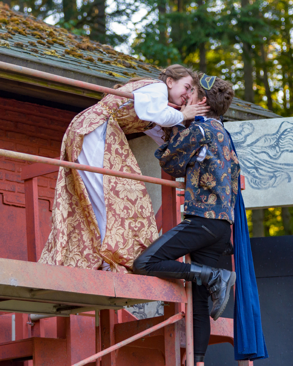 Photo Flash: Bainbridge Performing Arts Presents ROMEO & JULIET Image