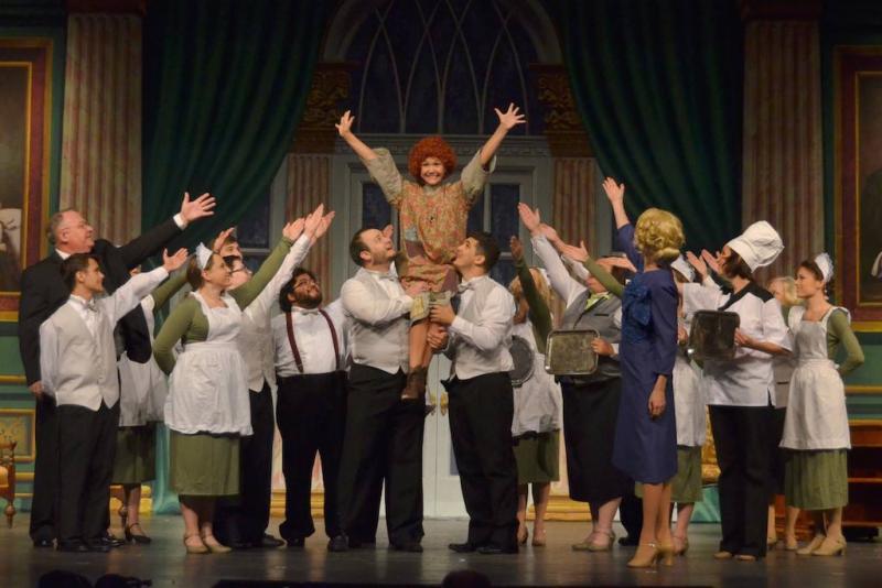 Review: ANNIE at Ralston Community Theatre is Family Fun Image