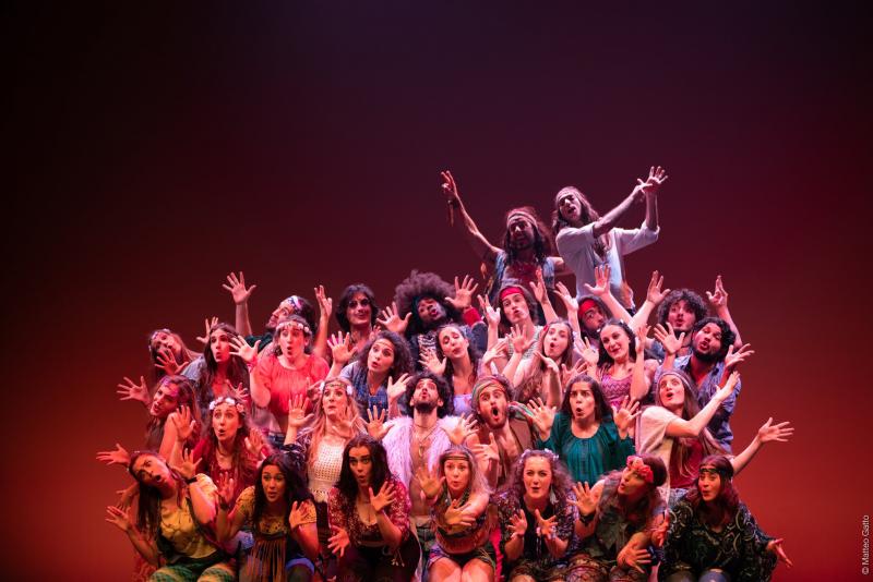 Review: HAIR, lo spettacolo di fine anno di MTS al Teatro Nazionale di Milano. Image