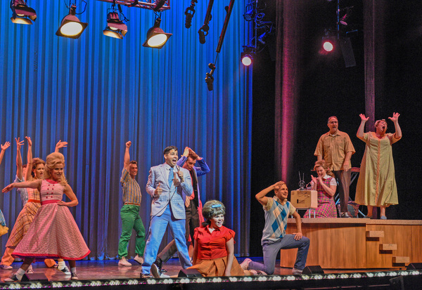 Photo Flash: HAIRSPRAY Dances Into Dallas Theatre Center Image