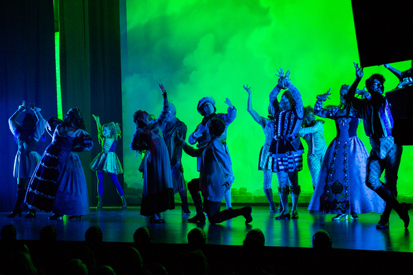 Photo Coverage: Broadway's Got the Beat! The Go-Go's Perform at HEAD OVER HEELS Image