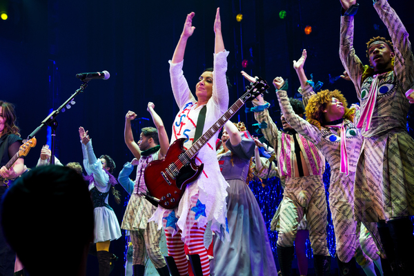 Jane Wiedlin and the cast of HEAD OVER HEELS Photo