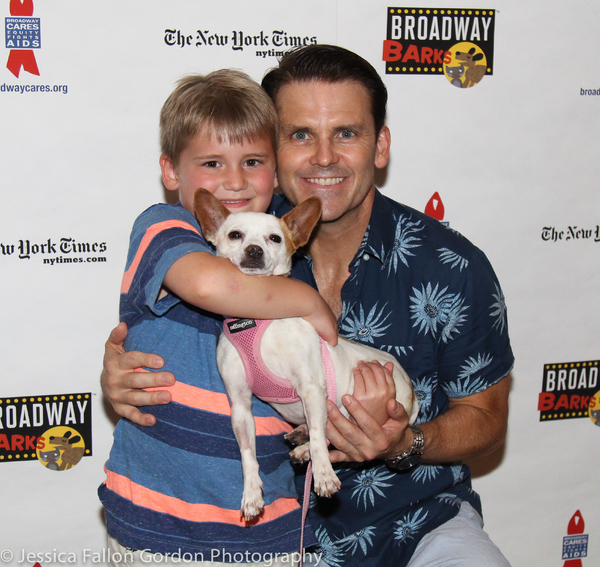 Photo Coverage: The Stars Come Out For Broadway Barks, Hosted by Bernadette Peters and Victor Garber Image