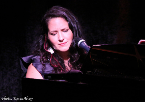 Photo Flash: Nicole Zuraitis Comes to the Birdland Theater Image