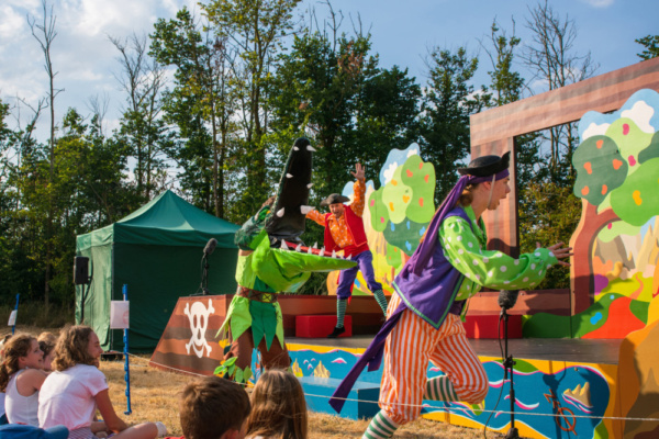 Photo Flash: First Look At Immersion Theatre's Latest Open-Air Production Of PETER PAN Image