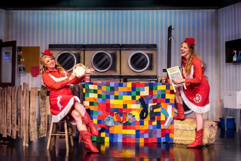 BWW Previews: ENJOY A GOOD CLEAN TIME AS HONKY TONK LAUNDRY SPINS INTO The Show Palace Dinner Theatre 