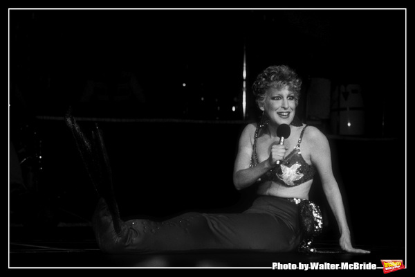 Photo Throwback: Bette Midler Performs in ART OR BUST in 1983 Image