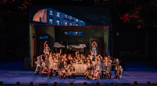 Photo Flash: Christopher Sieber, Jennifer Simard, and More Star in ANNIE at The Muny Image