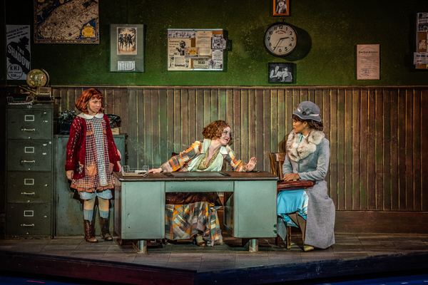 Photo Flash: Christopher Sieber, Jennifer Simard, and More Star in ANNIE at The Muny Image