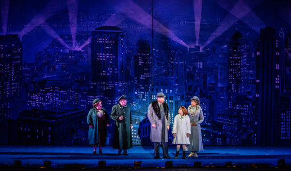Photo Flash: Christopher Sieber, Jennifer Simard, and More Star in ANNIE at The Muny Image