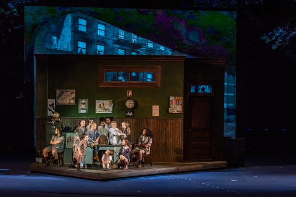 Photo Flash: Christopher Sieber, Jennifer Simard, and More Star in ANNIE at The Muny Image