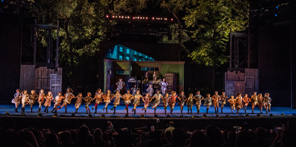 Photo Flash: Christopher Sieber, Jennifer Simard, and More Star in ANNIE at The Muny Image