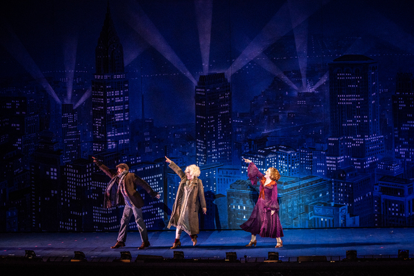 Photo Flash: Christopher Sieber, Jennifer Simard, and More Star in ANNIE at The Muny Image