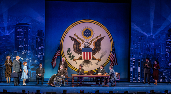 Photo Flash: Christopher Sieber, Jennifer Simard, and More Star in ANNIE at The Muny Image