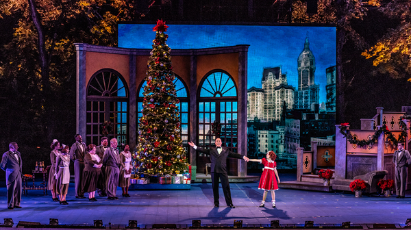 Photo Flash: Christopher Sieber, Jennifer Simard, and More Star in ANNIE at The Muny Image