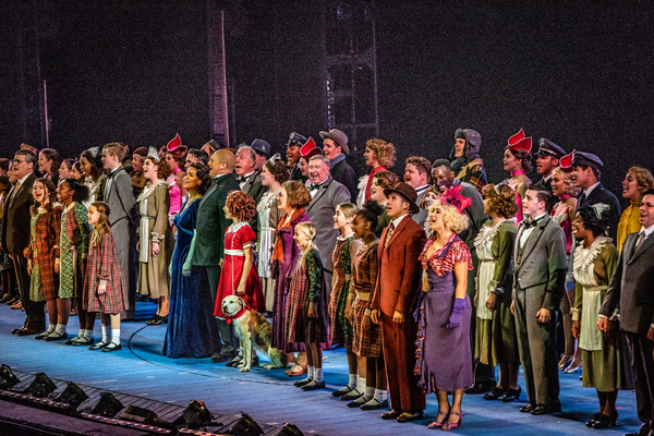 Photo Flash: Christopher Sieber, Jennifer Simard, and More Star in ANNIE at The Muny Image