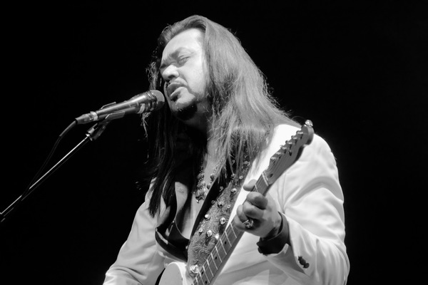 Photo Coverage: The Mavericks Play MAYO Performing Arts Center Image