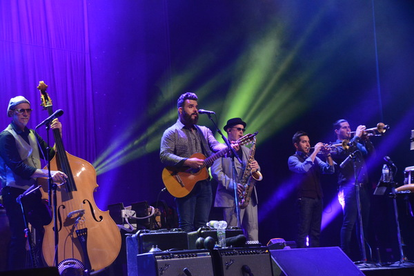 Photo Coverage: The Mavericks Play MAYO Performing Arts Center Image
