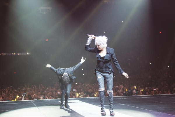 Photo Flash: Cyndi Lauper Joins Panic! At The Disco on Stage For a KINKY BOOTS Reunion Image