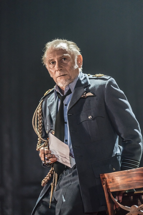 Photo Flash: First Look at All New Photos of Ian McKellen in KING LEAR Image